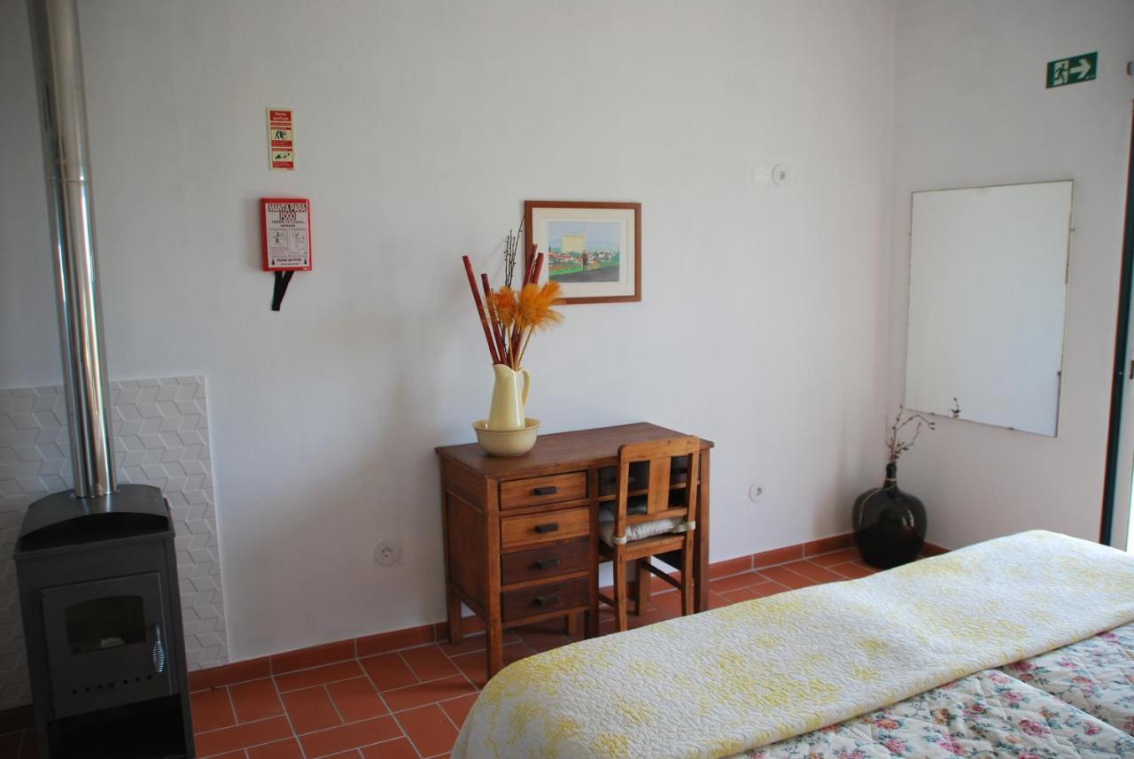 Monte Ramos Guest House เฟอเฮรา โด อเลนเตโจ ภายนอก รูปภาพ
