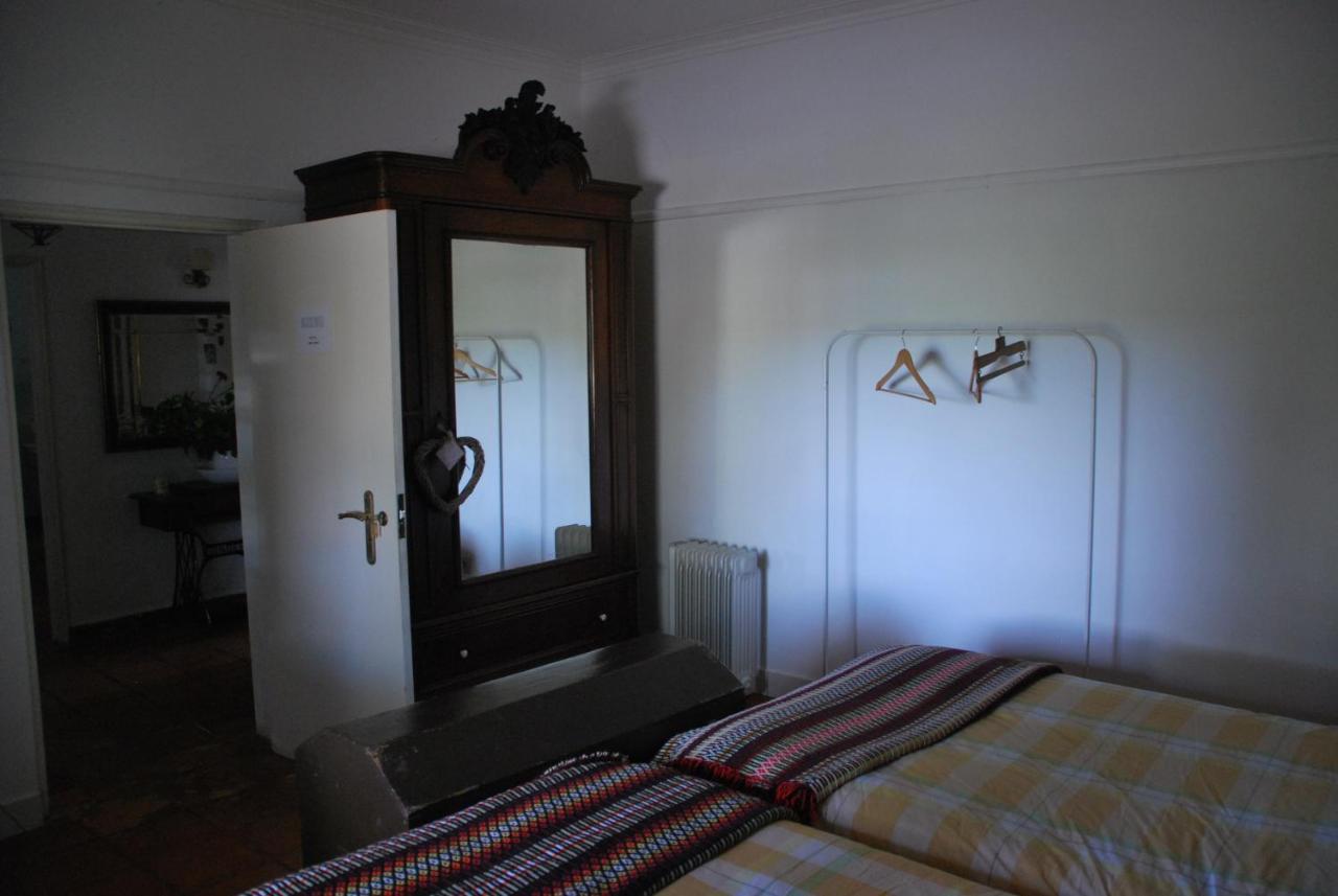 Monte Ramos Guest House เฟอเฮรา โด อเลนเตโจ ภายนอก รูปภาพ