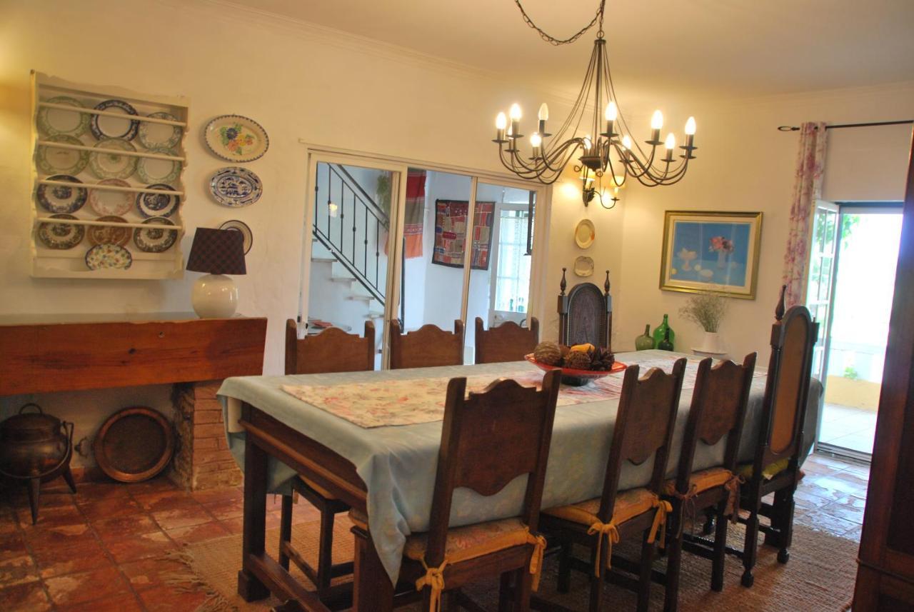 Monte Ramos Guest House เฟอเฮรา โด อเลนเตโจ ภายนอก รูปภาพ