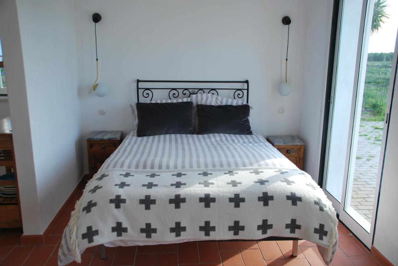Monte Ramos Guest House เฟอเฮรา โด อเลนเตโจ ภายนอก รูปภาพ