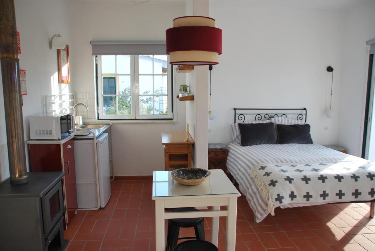 Monte Ramos Guest House เฟอเฮรา โด อเลนเตโจ ภายนอก รูปภาพ